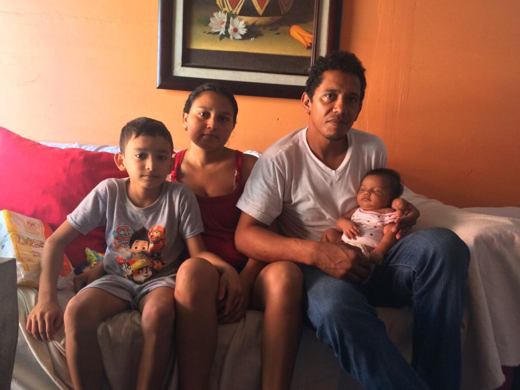 Honduran family in Huixtla, Chiapas, May 2019