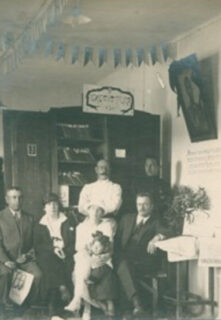 A group of émigrés in the school library.